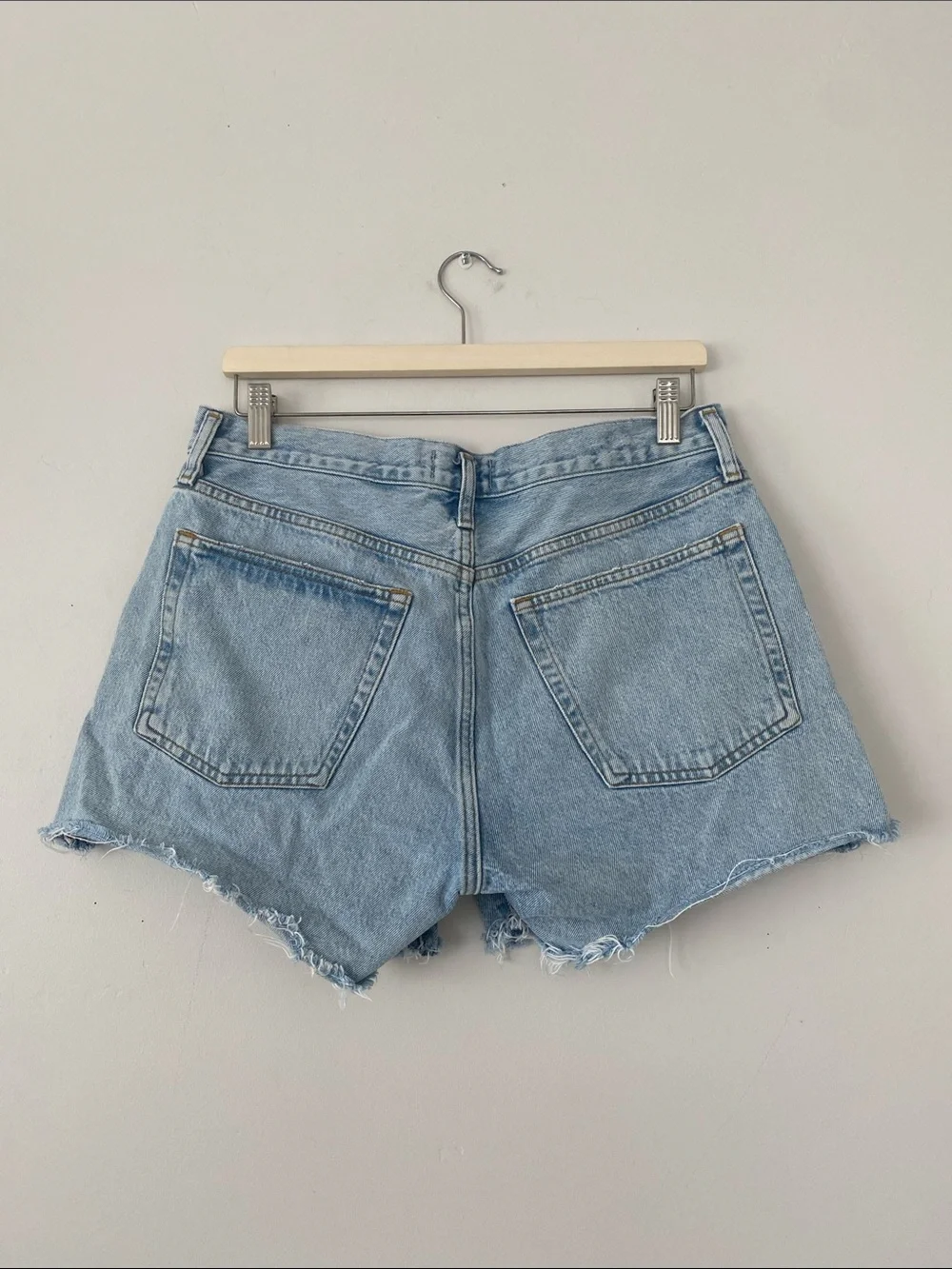 Agolde Light Blue Distressed Denim Cutoff Shorts Sz 29 Coastal Casual Chic